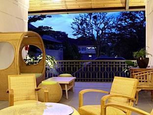 Hummingbird Guesthouse Bandung Exterior photo